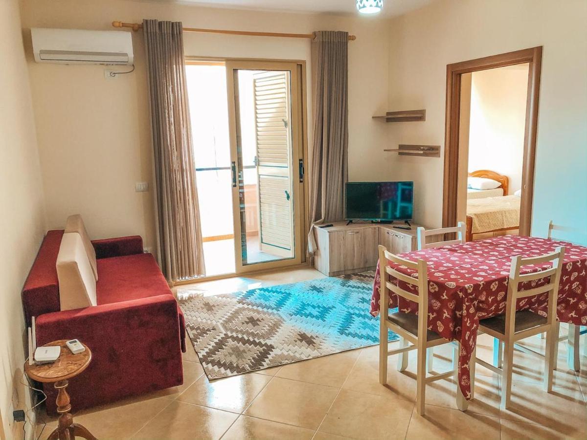 Mimi'S Beach Apartment Vlore Luaran gambar